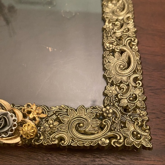 Gold frame with Repurposed Jewelry - Picture 2 of 11